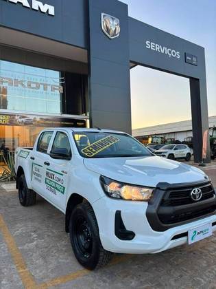 TOYOTA HILUX 2.8 D-4D TURBO DIESEL CD POWER PACK 4X4 MANUAL TOYOTA HILUX 2.8 D-4D TURBO DIESEL CD POWER PACK 4X4 MANUAL